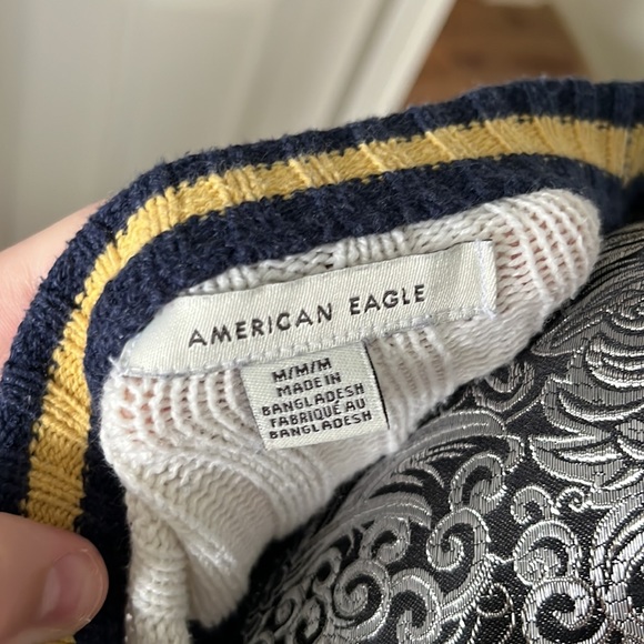 American Eagle sweater - Picture 4 of 4